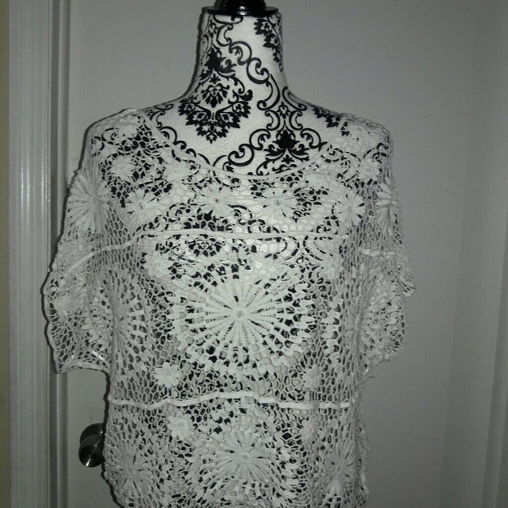 Sheer Guipure lace Top without Bra - Picture 5 of 7